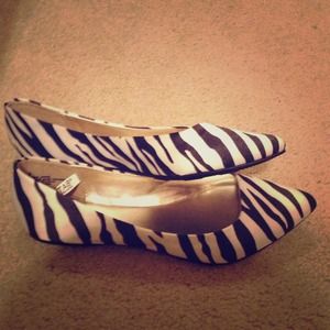 Zebra pointy toe flats