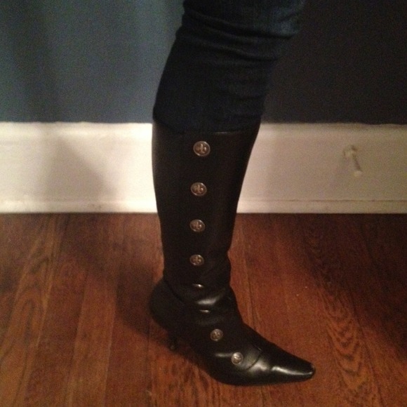 Kitten heel black leather boots with button detail