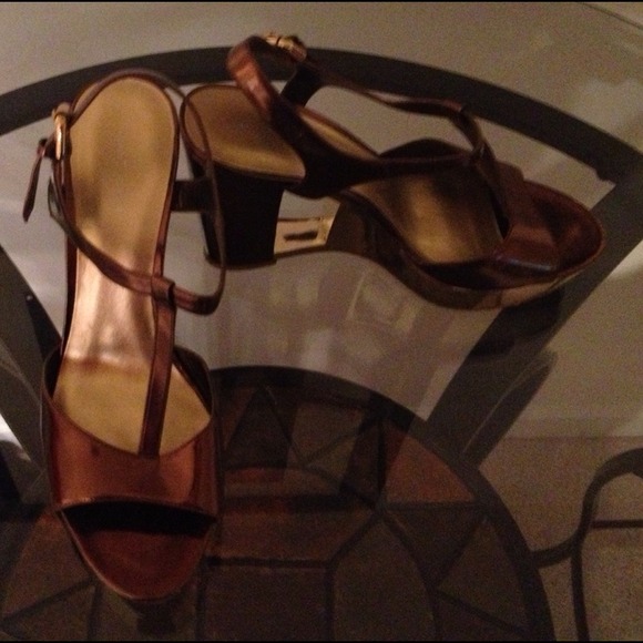 Sold!!! Super Funky Nine West platforms - Picture 2 of 2