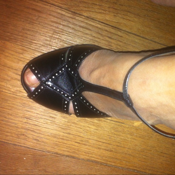 Franco Sarto open toe T strap pumps