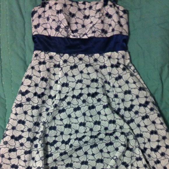 Floral Blue/White Dress - Picture 1 of 1
