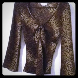 💢💢Sold💢💢Adorable animal print semi-sheer shirt