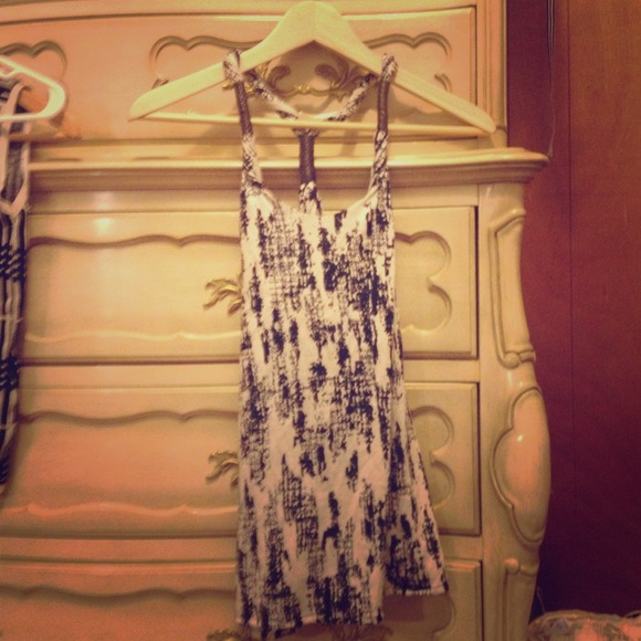 💢BUNDLED💢Creme & black Top