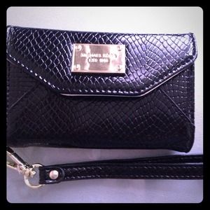Michael Kors iPhone clutch