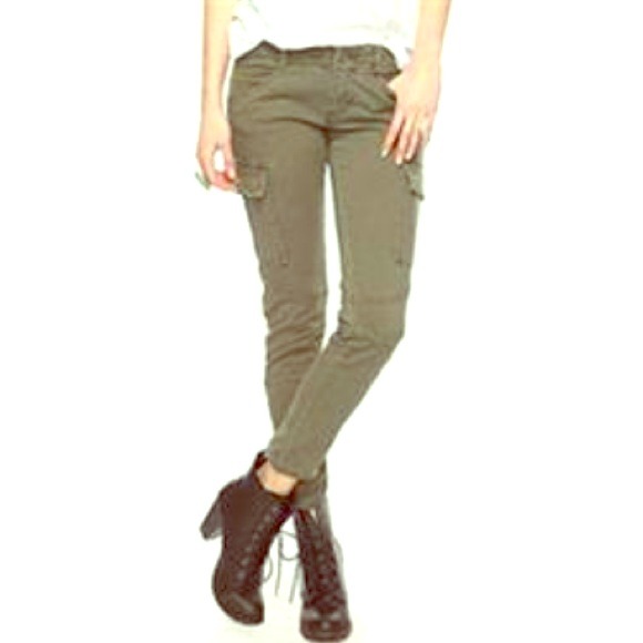 F21 green/olive cargo skinny pants