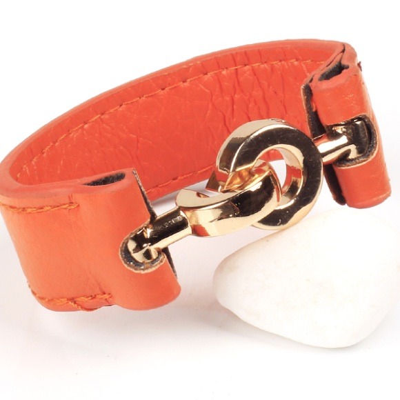 ❤️SOLD ❤️Leather 18k gold plated unique