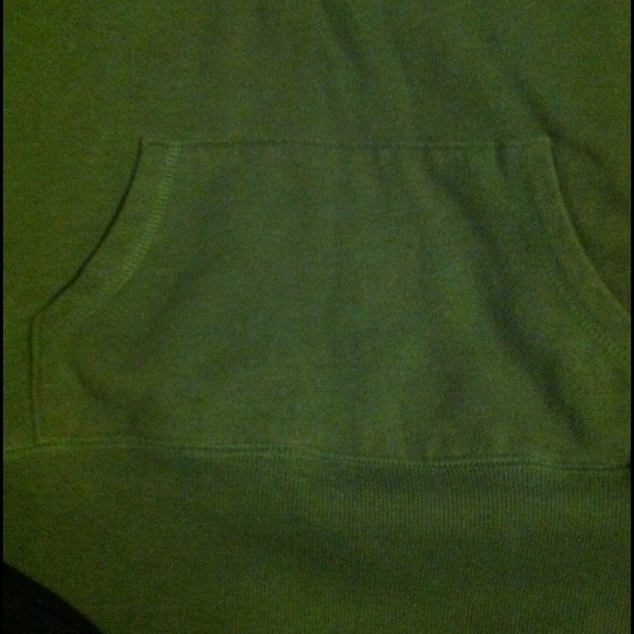 Sweater🎀🎀 - Picture 2 of 3