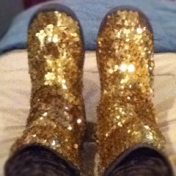 **Reserved for @viczen**Sequin Boots
