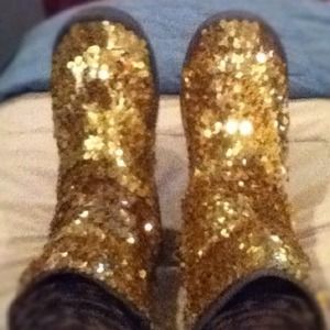 **Reserved for @viczen**Sequin Boots