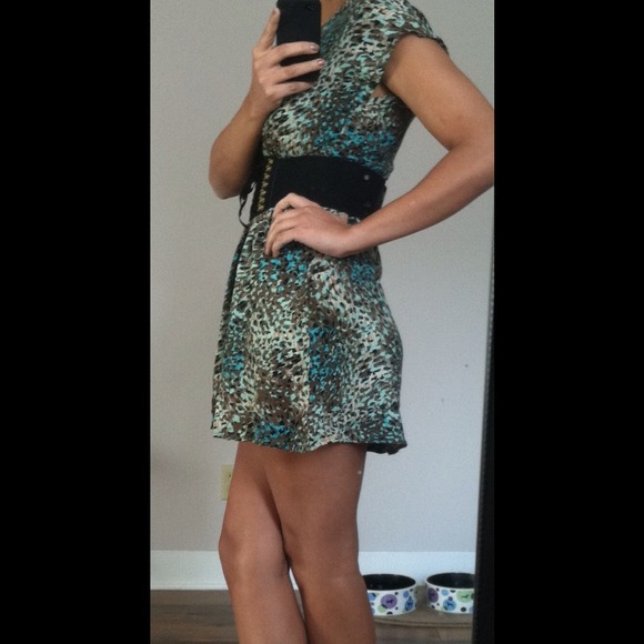 *•REDUCED•* Cute F21 green/teal animal print dress