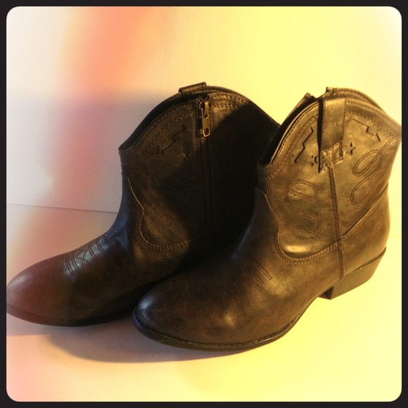 Boots - 🔴Reduced🔴Boots Madden girl.