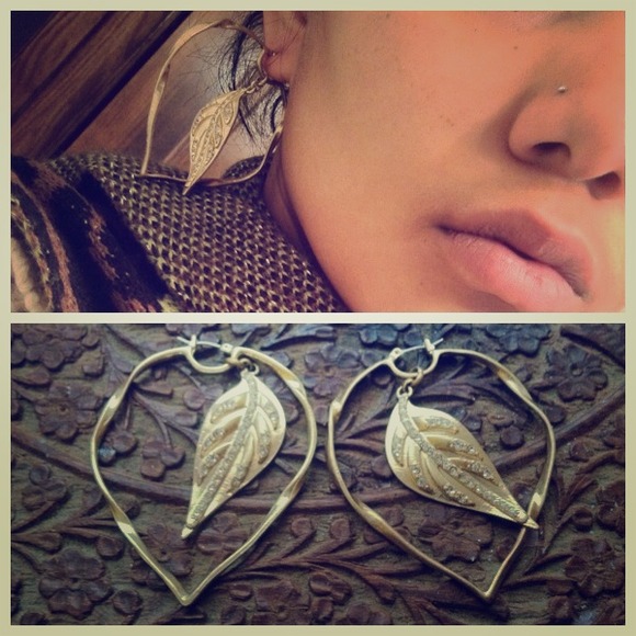 Gold Leaf earrings ✨hoops✨