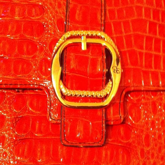 ✅SOLD ✅✂REDUCED✂ Jessica Simpson clutch