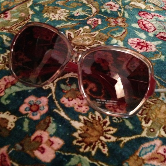 ❗❗Sold in bundle Sunglasses