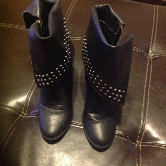 Cute boots but size fits smaller than I need. - Picture 1 of 3
