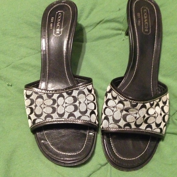 Coach 'C' Black/White Sz 10B
