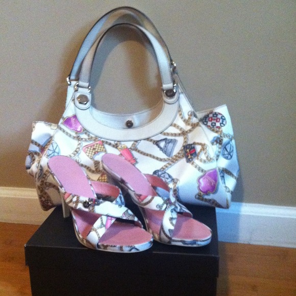 Resereved Authentic Gucci purse with sandals