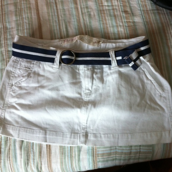 white hollister skirt and sweater