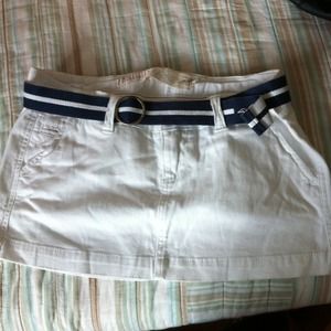 white hollister skirt and sweater