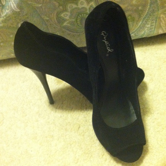 Stunning black suede peep toe pumps - Picture 2 of 2