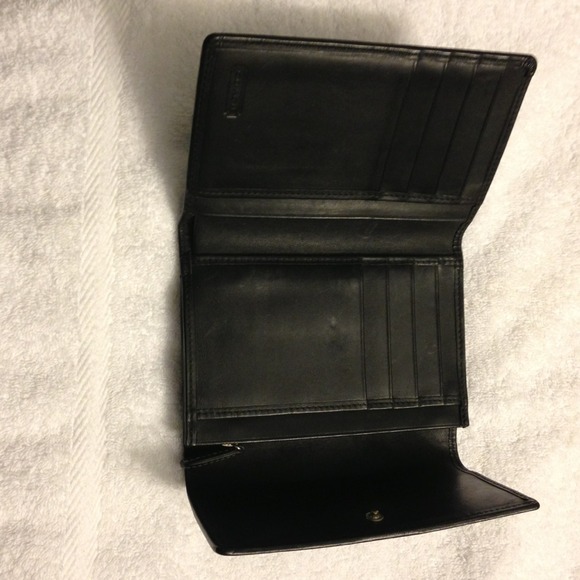 👜Sold👜Coach Signature Wallet👜 - Picture 2 of 4