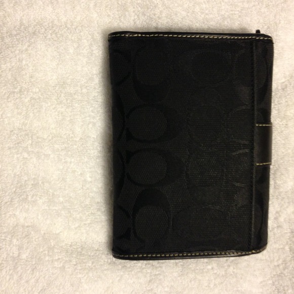 👜Sold👜Coach Signature Wallet👜 - Picture 3 of 4