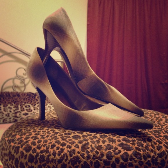 Nine West plaid printed pointy pumps size 11