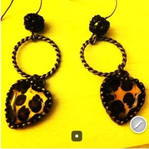 Dangling cheetah earrings