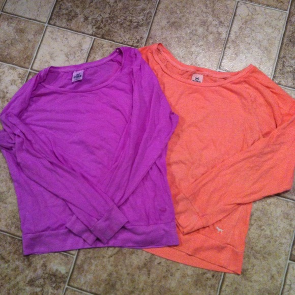 🔴🔴🔴sold🔴🔴🔴2 Victoria secret shirts
