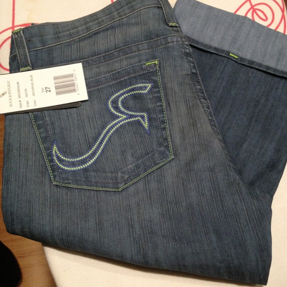 Shorts - Picture 1 of 3