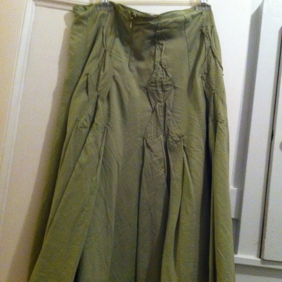 Lime green skirt - Picture 2 of 2