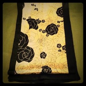 🌟One of a kind! Makes a great GIFT!!✨Silk scarf