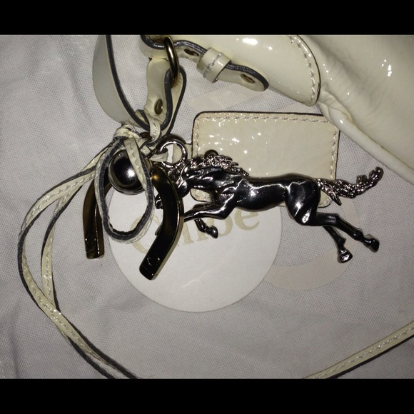 Chloè shoulder bag with horse charm. - Picture 2 of 4
