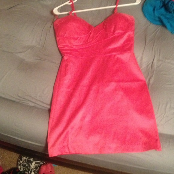 Dress - Picture 4 of 4