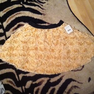 Free People rosette skirt. NEW. Size M.
