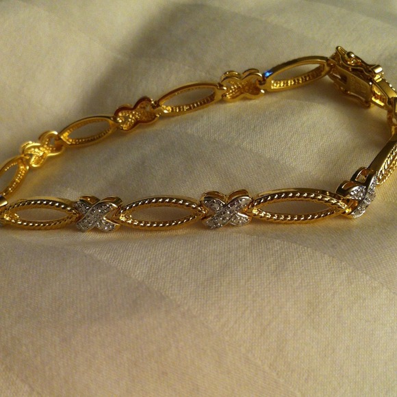 💢Sold💢Diamond Accent Bracelet.
