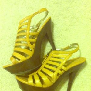 Hottt!!! Nude heel by Jessica Simpson!!