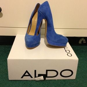 Sz 5 NIB Aldo blue suede pumps