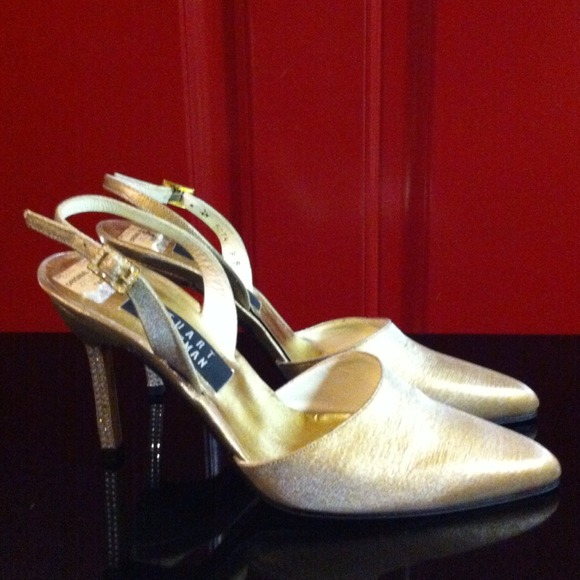 Stuart Weizmann sling back heels in gold tone