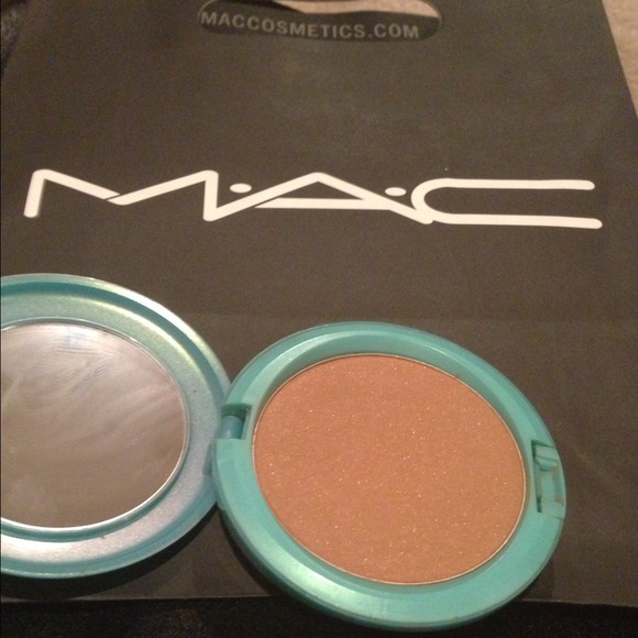 🚩SOLD🚩LIMITED MAC BRONZER
