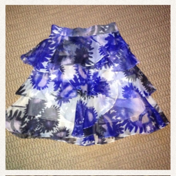 SOLD. Cynthia Steffe NWTS ruffle skirt
