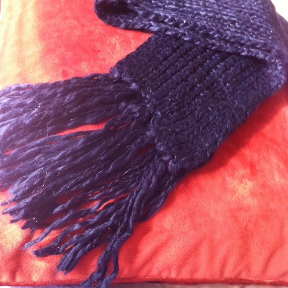 Black and glitter thread scarf - Picture 1 of 1