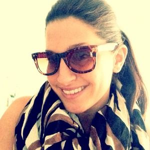 Betsey Johnson tortoise wayfarer style glasses