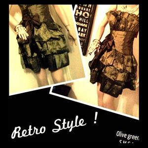 Retro girl olive green junior dress!