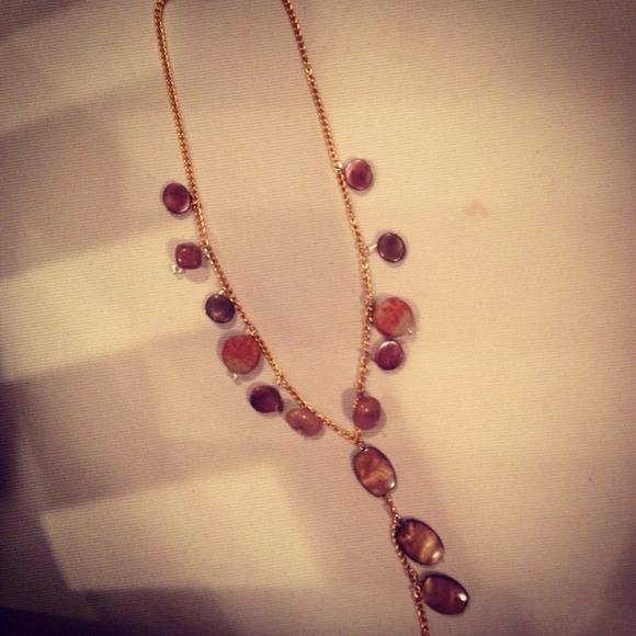 Gold chain necklace with neutral beads - Picture 1 of 2