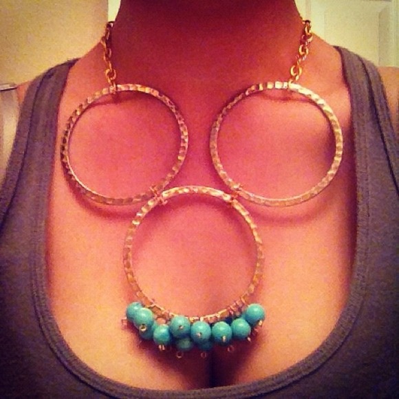 Gold hoop and turquoise necklace - Picture 2 of 2