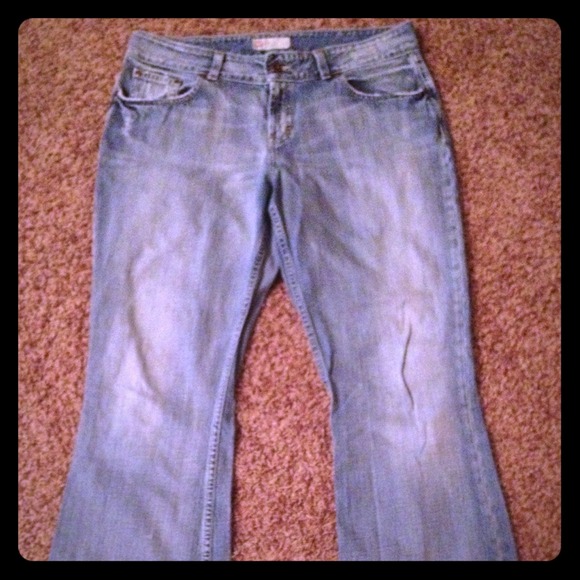 Buckle jeans
