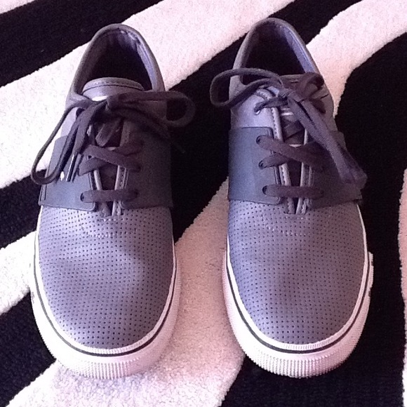 SOLD! Puma men's sneakers