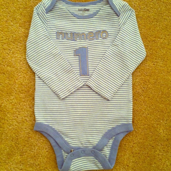 Número One Onsie