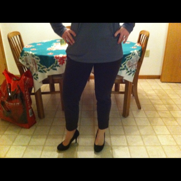 The Loft Cropped riding pants. - Picture 2 of 3